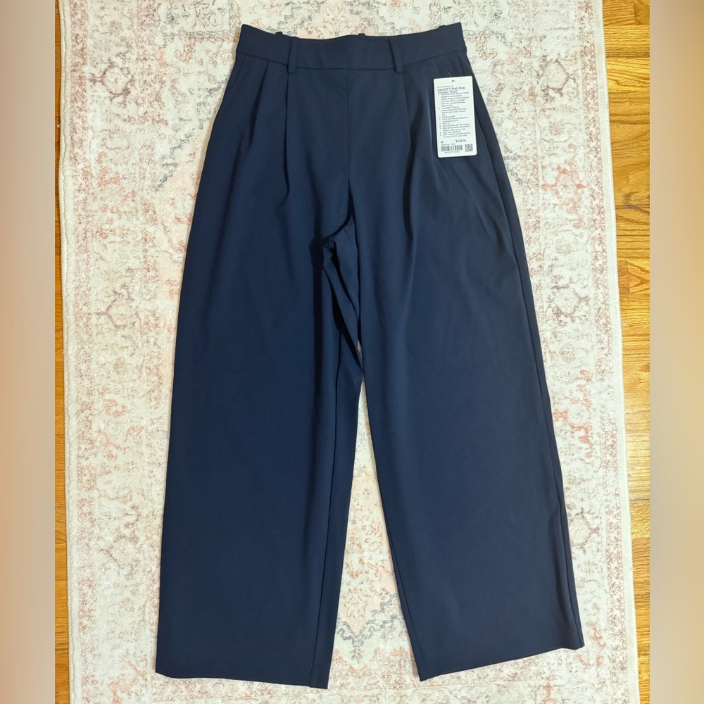 Lululemon Daydrift navy high-rise trouser M/Short